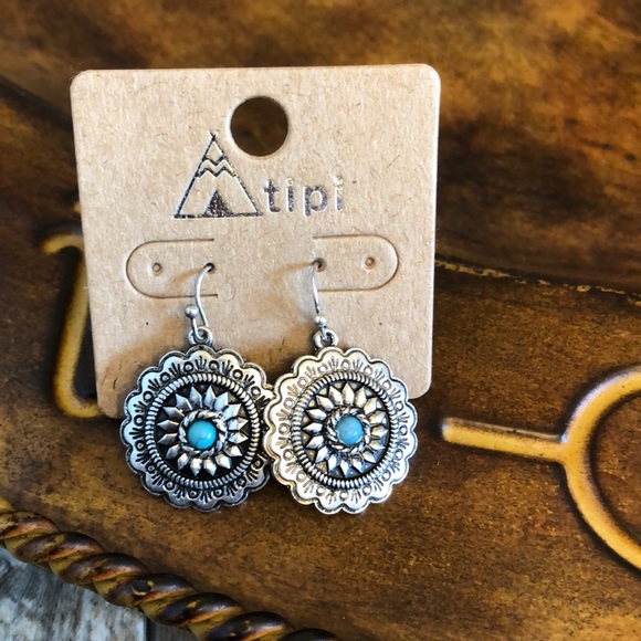 tipi Jewelry - Burnished Silvertone Western Concho Earrings